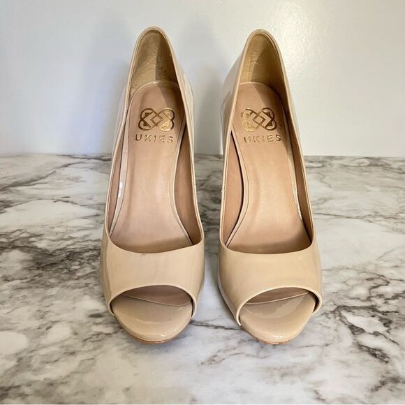 Ukies Tan Patent Leather Heels- Open Toed- Size 7 - Picture 2 of 6